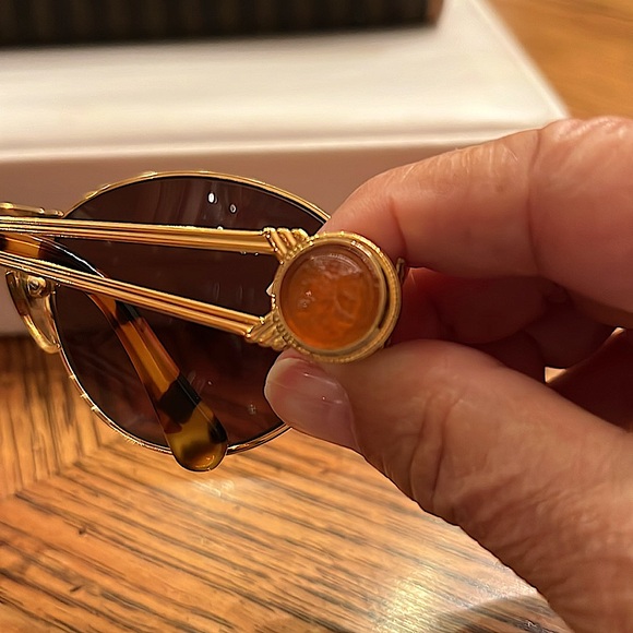 🔥Fendi VTGRARE EUC AuthenticHard to findluxuriousRecognizableFrames+Leather case - Picture 3 of 10